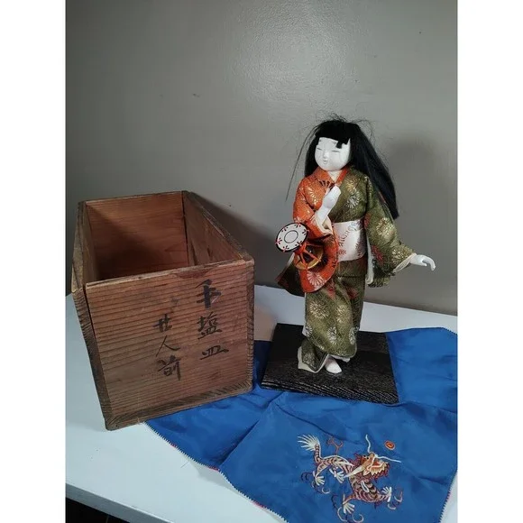 Vintage Japanese Geisha Doll w Kimono and Drum w/ Wood Base
